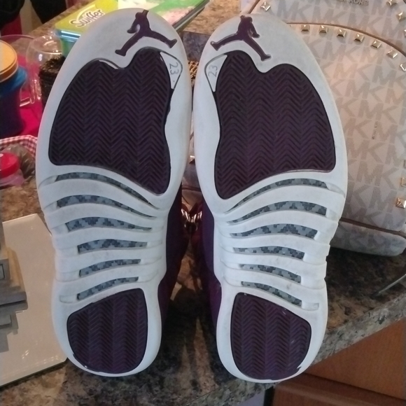 JORDANS  RETRO 12S - Picture 3 of 7